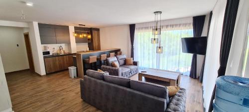 3 bedrooms, 5 beds
