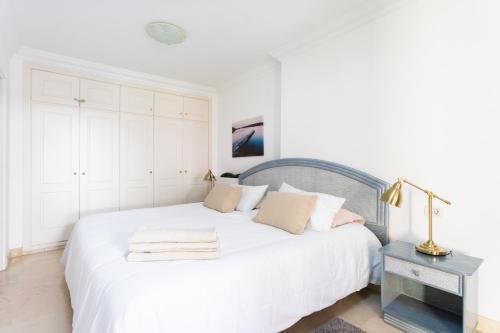 Eden Rentals Duke-Paradise Jacuzzi Terrace Retreat - image 2