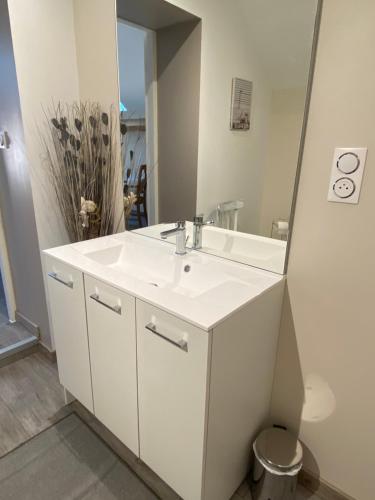 Chambre privative chez Toutoune in Beaurepaire En Bresse