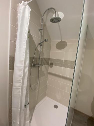 Chambre privative chez Toutoune in Beaurepaire En Bresse