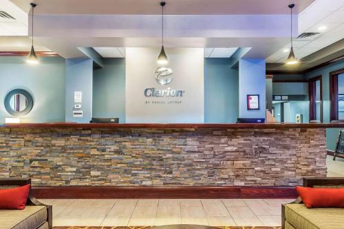 ล็อบบี้, Clarion Inn Belle Vernon in เบล เวอร์นอน (เพนซิลวาเนีย)