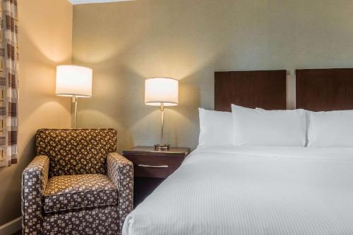 Clarion Inn Belle Vernon - image 7