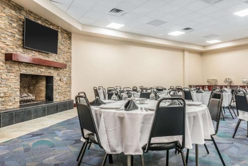 Clarion Inn Belle Vernon - image 12