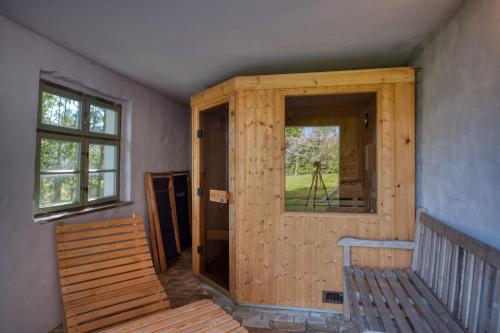 Sauna, traumHaff denkmalgeschützter Amalienhof Sauna, offener Kamin, Hund (traumHaff denkmalgeschutzter Amalienhof Sauna, offener Kamin, Hund) in Eggesin