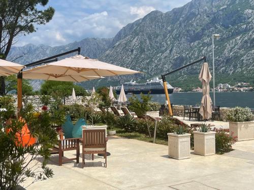 Restoran, Montebay Perla in Prcanj