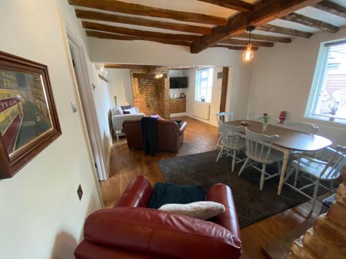 Stoop Cottage - in the heart of Quorn in Quorn