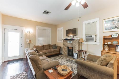 Sea Life - Just Blocks to Beach! home in Galveston, USA