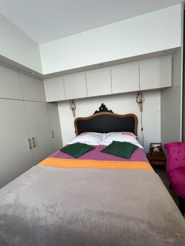 One-Bedroom Apartment image 4