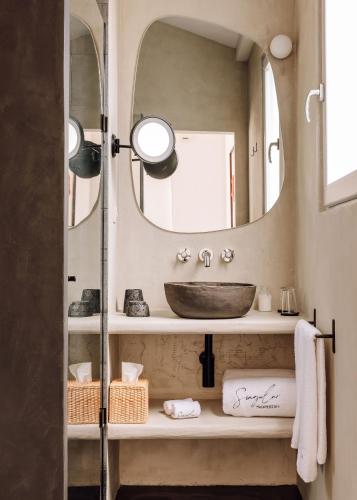 White Exclusive Suites & Villas - image 2