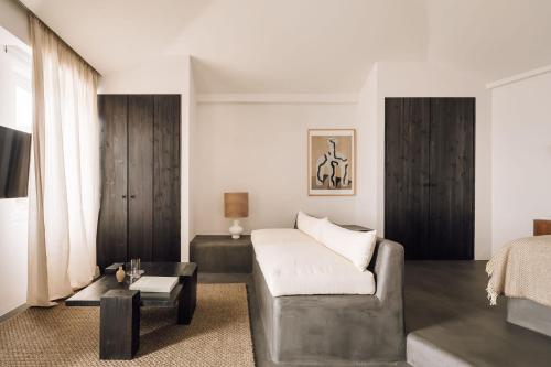 White Exclusive Suites & Villas - image 8