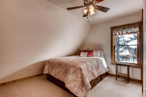 Enjoy the True Mountain Experience - Moose Creek Lodge in Fairplay, USA