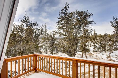 Enjoy the True Mountain Experience - Moose Creek Lodge in Fairplay, USA
