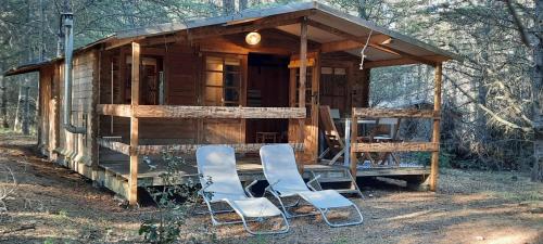 2 bedrooms, 3 beds