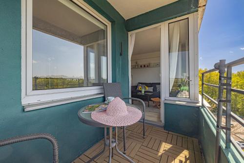 fewo1846 - Del Mar - komfortable 2-Zimmer-Wohnung mit Balkon im 7 OG 1.2km von Schloss entfernt