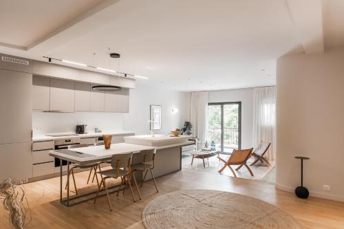 Marvelous 2BR Apartments with balcony by UPSTREET, Athen