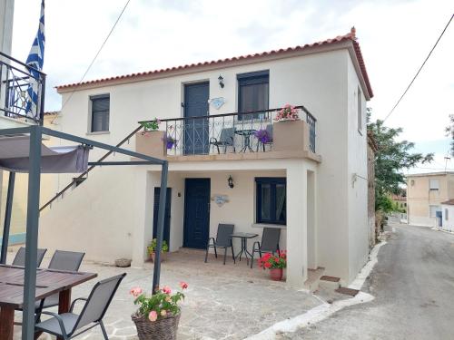 Melissa Keros in Karpasion