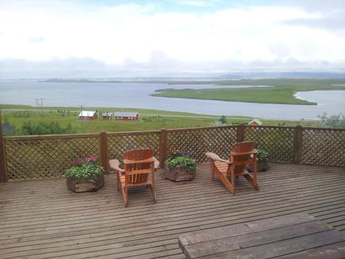 Balkons/terase, Vindheimar Cottage - Great View - Hot Tub in Skeljabrekka