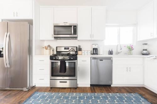 Grant Hill Buyout 1 by AvantStay - image 3