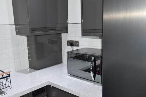 Kitchen, Cozy! 2-bedroom Exclusive Apartment near Bristol City Centre Easton Speedwell sleeps upto 6 in Eastville