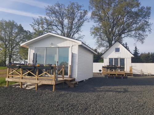2 bedrooms, 5 beds