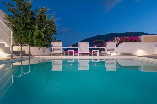 Spacious 3-Bed Villa with private pool in Pyrgos