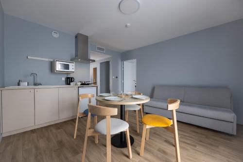 2 bedrooms, 4 beds