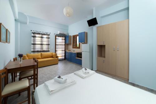 1 double bed, 2 sofa beds