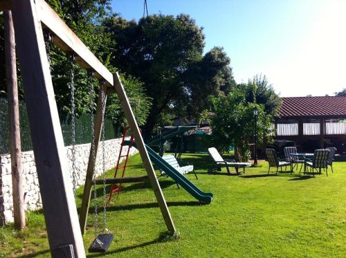 Apartamentos El Pradón de Santa Marina – Parres, FL
