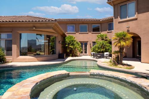 Sangiovese - Spectacular Estate w Pool Hot Tub & Putting Green - image 7
