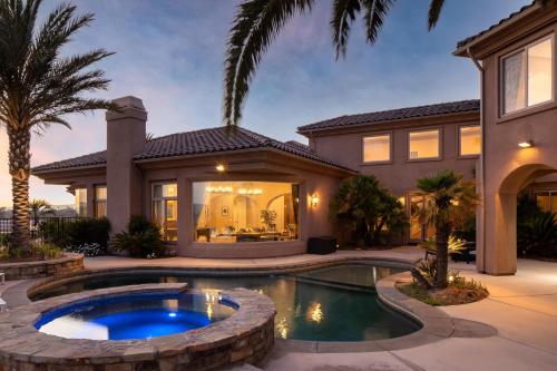 Sangiovese - Spectacular Estate w Pool Hot Tub & Putting Green - image 14