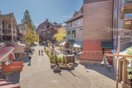 Flurry by AvantStay - Tahoe Donner Home Perfect for Families or Friends! - image 9