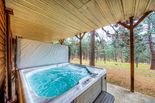 Crooked Canyon Lodge in Summerset