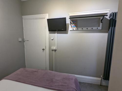 Redlands - image 2