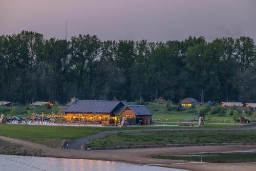 Sankoty Lakes Resort in Spring Bay, USA