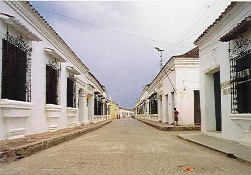 Casa Serrano - Callejón de Don Blas 3 Hab Carreto