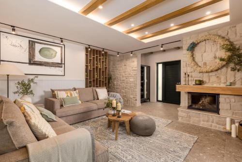 Villa Leucolea with pool in Cres