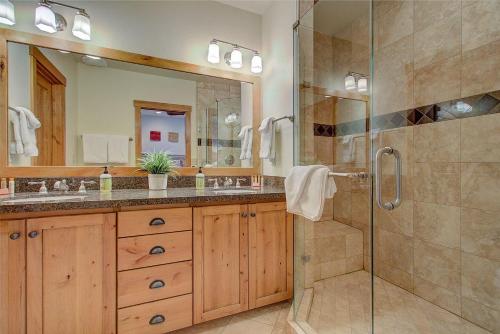 Coopers Collection 13 - Lowell Avenue Getaway - image 2