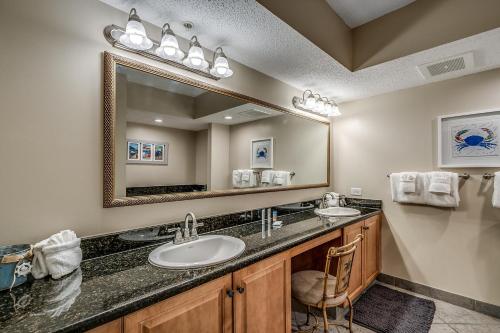 South Wind 1104 (3 Bedroom Sleeps 8) - image 29