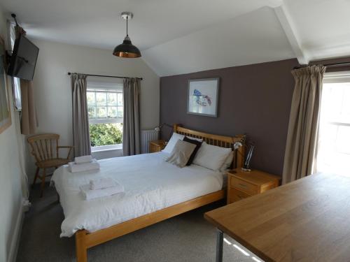 The Sloop Inn - Accommodation - Kingsbridge