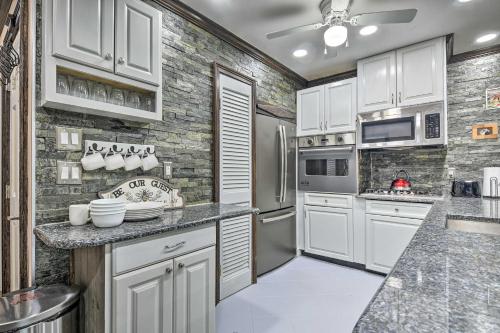 Great Gorge Getaway with Community Amenities! in Vernon Township, USA
