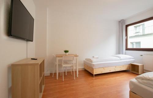 RAJ Living - 1 , 2 and 3 Room Monteur Apartments