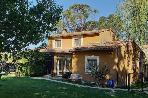 Logement lumineux, entièrement rénové avec jardin - Location saisonnière - Caumont-sur-Durance