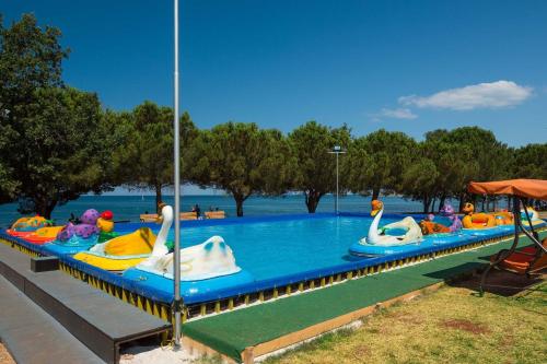 Happy Camp Mobile Homes in Camping Park Umag