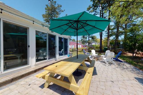 Cape Cod Beach Cottage in 鄧尼斯埠(MA）