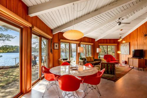 The Octagon on Big Bass in Eagle River, USA