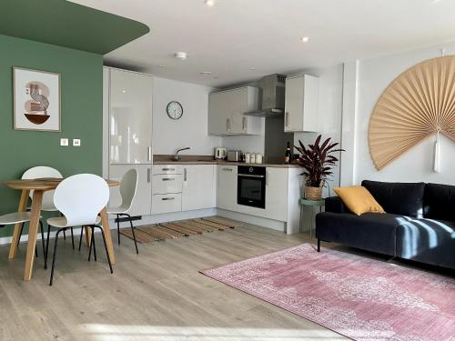 Modern apartment in central quiet York with free Parking - Contemporary new building 2