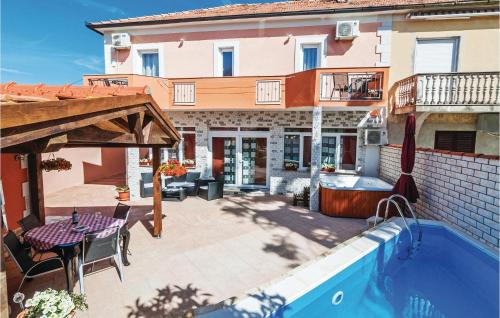 Amazing Home In Zadar With 4 Bedrooms, Wifi And Outdoor Swimming Pool - Zadar