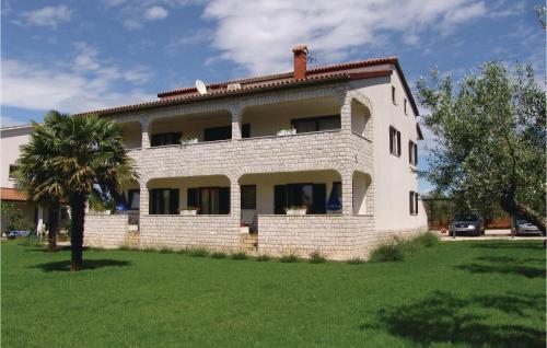 Pet Friendly Apartment In Porec With Wifi