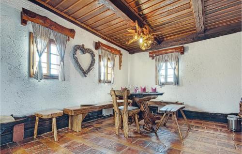 Beautiful Home In Donja Voca With Kitchen