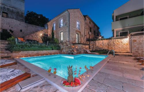 Stunning Home In Tkon With 9 Bedrooms, Wifi And Outdoor Swimming Pool - Tkon